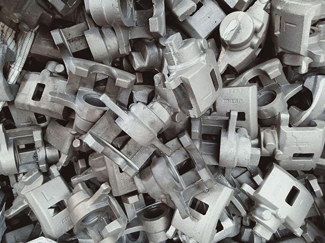 Care este conținutul de carbon al pieselor turnate din fontă ductilă?